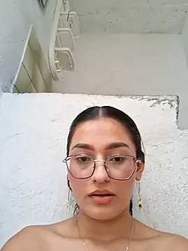 Ary-18 Live XXX Chat