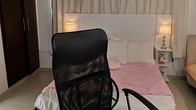 Czat XXX na żywo – alliee_mod