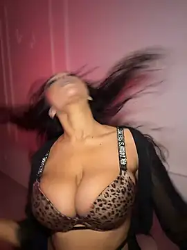 Chatroom XXX en direct de CardiSweetBaby