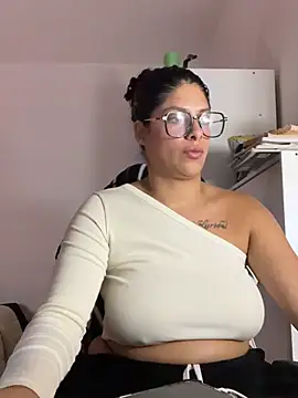 XXX chat uživo modela Shurabig