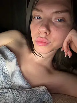 Lisaaa_AlisaのライブXXXチャット