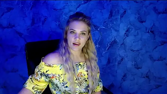nika_gold1 Adlı Modelin Canlı XXX Sohbeti