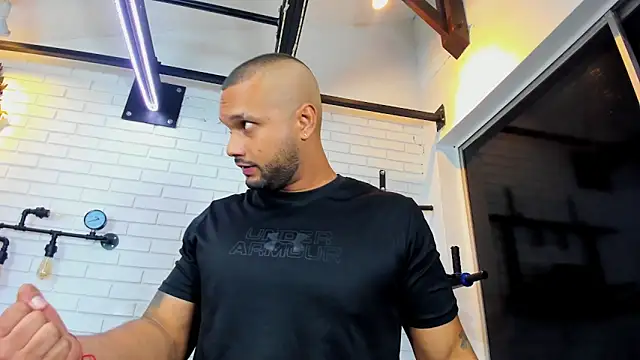 CharlieGrifinX – Naživo XXX chat