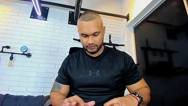 แชท XXX สดของ CharlieGrifinX