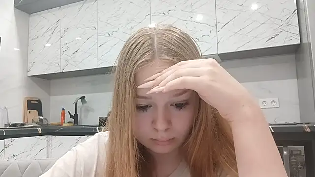 XXX chat uživo modela KarinaBestie