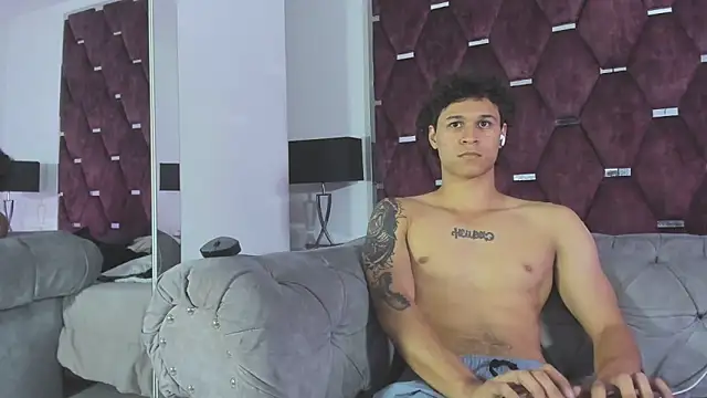 Chat XXX en directo de TonyBenedetti