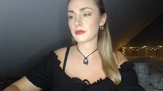 Chat XXX ao vivo de ScarlettSensitive