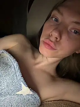 Lisaaa_Alisa 现场XXX聊天