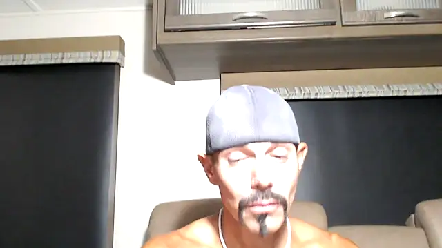 XXX chat uživo modela ThickD2C