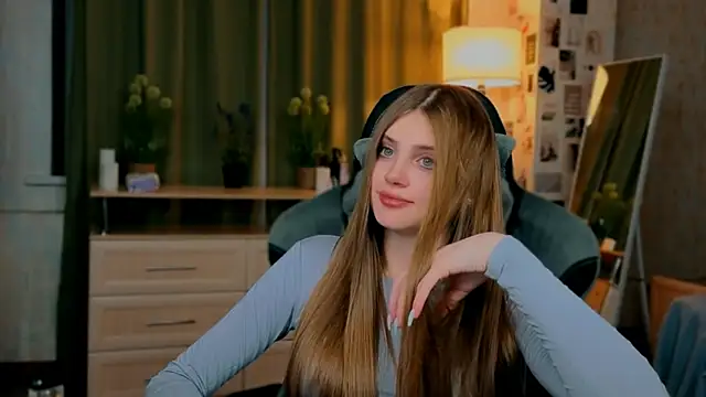 yourbeautyarya Adlı Modelin Canlı XXX Sohbeti