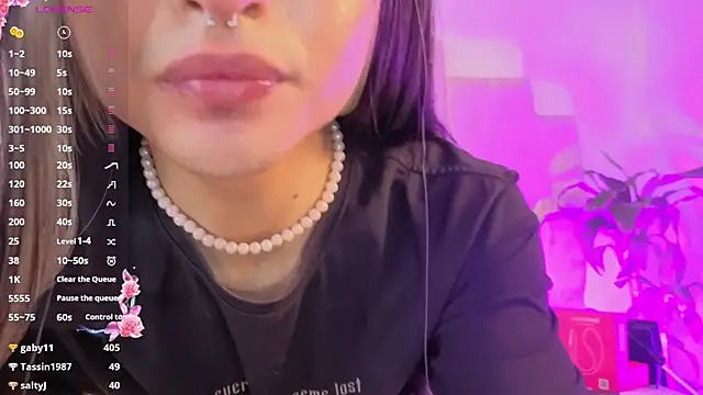 Emilly-hall 现场XXX聊天