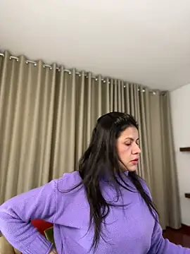 Zandrina Adlı Modelin Canlı XXX Sohbeti