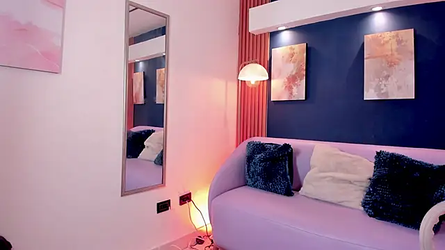 LumierNova Adlı Modelin Canlı XXX Sohbeti