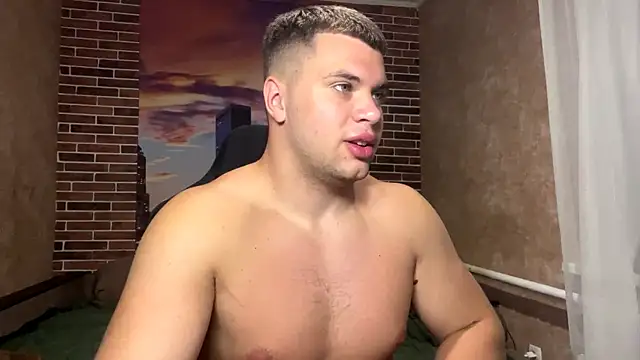 MusclePhantom Live XXX Chat
