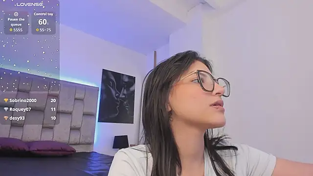 XXX chat uživo modela candy_tina