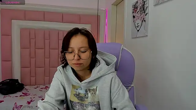 Klaret_Toy's Live XXX Chat