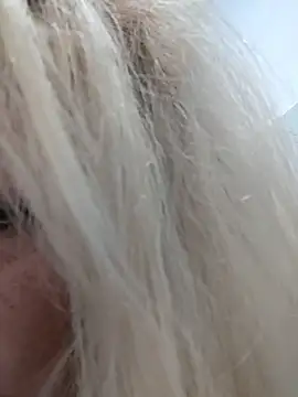 Chat XXX ao vivo de Divineblond