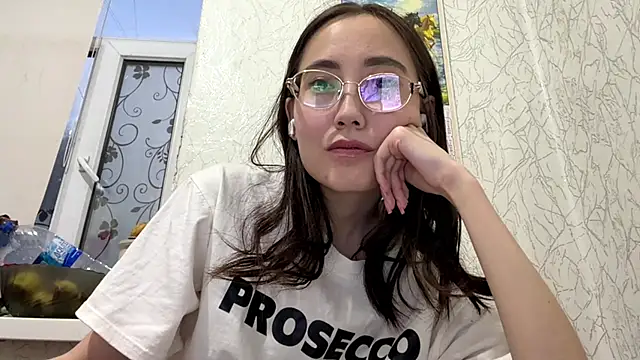 XXX chat uživo modela VickieTrudo
