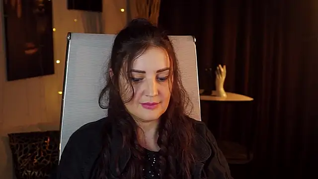 צ'אט XXX בשידור חי של AureliaVane
