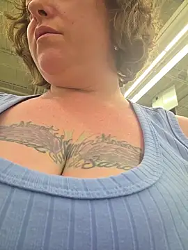 julimonroe's Live XXX Chat