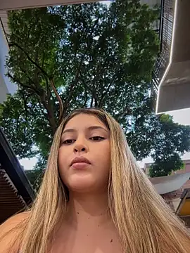 Chat +18 de lunablossom_ ao vivo