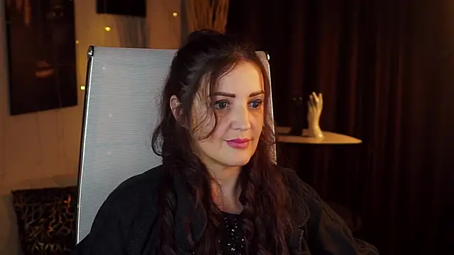 AureliaVane Adlı Modelin Canlı XXX Sohbeti