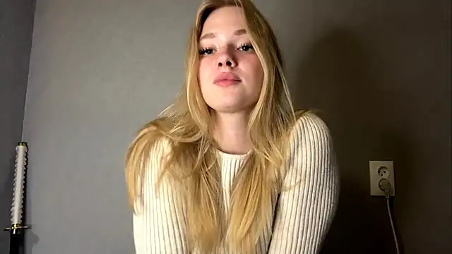 XXX chat uživo modela Hollow_Night