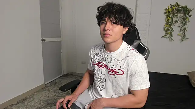 latin_beast4: онлайн-секс-чат