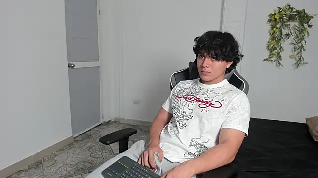 latin_beast4 Live XXX-chat