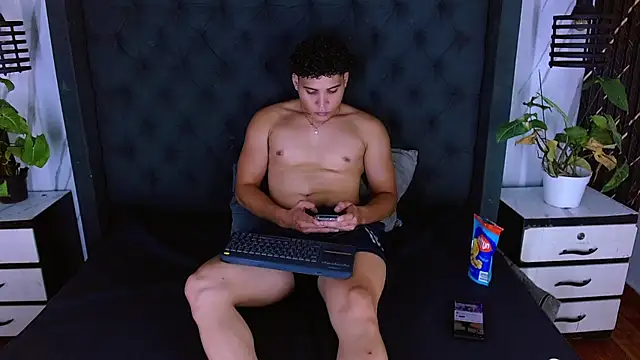 Chat XXX en directo de Rayan_Choi
