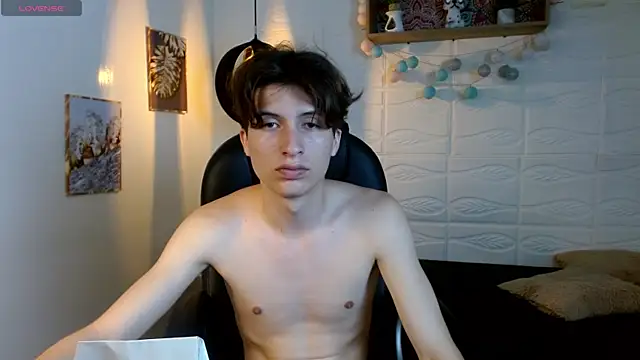 XXX chat uživo modela Marcoviolet