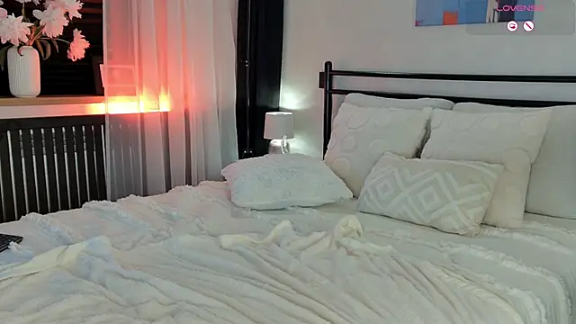 XXX chat uživo modela emiljanna