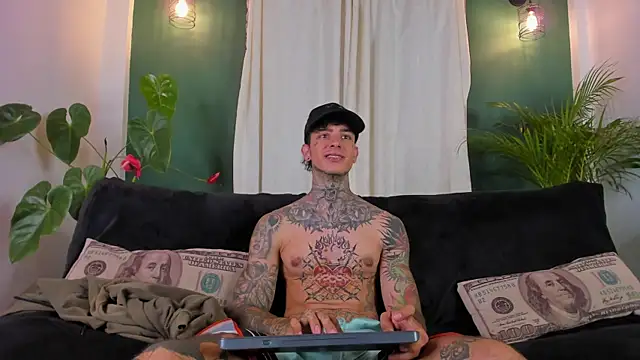 Aron_ford Chat XXX live