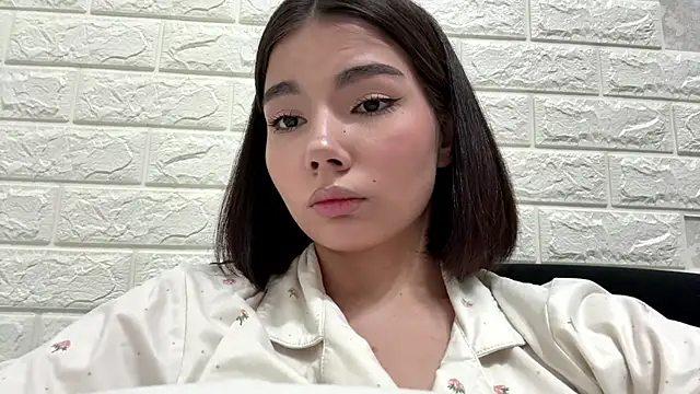 MarylnMonnier Adlı Modelin Canlı XXX Sohbeti