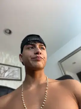 Lander_Cruz Live XXX-Chat