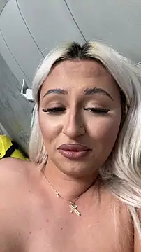 Kylie_One Chat XXX live