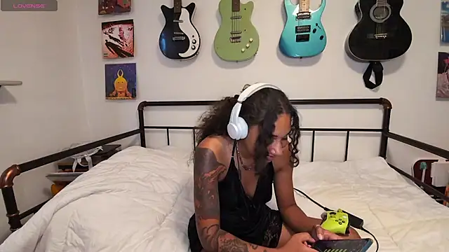 onlystrings' Live XXX Chat