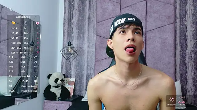 Chat XXX Live AronTawers