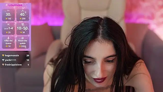 Chat XXX en directo de EmilyyMoon