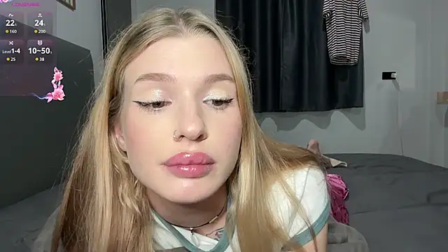 crazysuckks Chat XXX in diretta