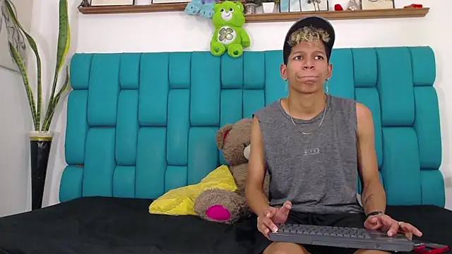 Stephen_Angel live XXX chat