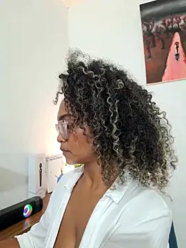 Chatroom XXX en direct de BiiancaEstradaa