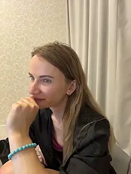 AinyrVixxen Chat XXX in diretta