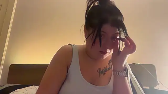 צ'אט XXX בשידור חי של LucyLou31