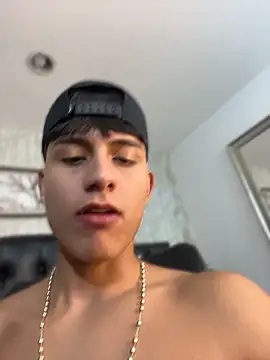 Chat +18 de Lander_Cruz ao vivo