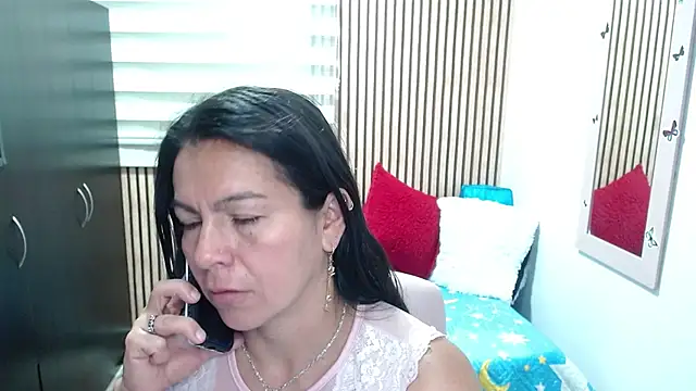 camilavargas_ Chat XXX in diretta