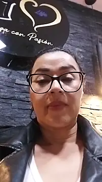 Chat +18 de JuliaFerrer ao vivo