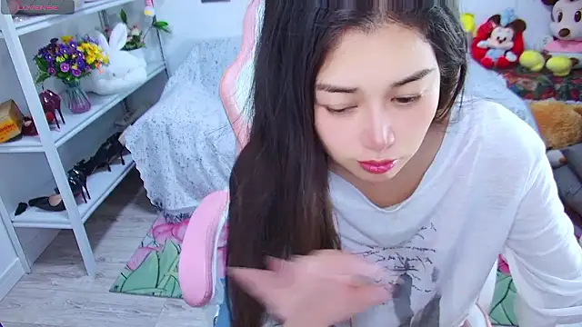 Czat XXX na żywo – QinQin-888