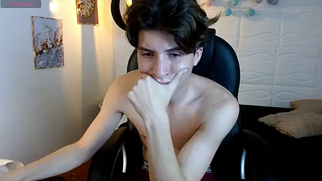 XXX chat uživo modela Marcoviolet