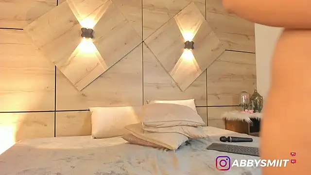 XXX chat uživo modela aby_smiith_